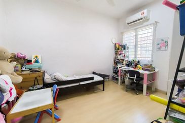 Saron @Bandar Bukit Raja