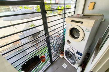 Saron @Bandar Bukit Raja