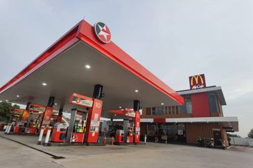 E-Boulevard, Denai Alam