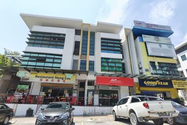 E-Boulevard, Denai Alam