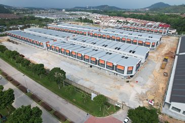 Corner Lot Facing Main Road Suria Square Alam Suria Puncak Alam