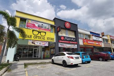 Corner Lot Facing Main Road Suria Square Alam Suria Puncak Alam