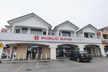 Facing Main Road 3 Storey Shoplot Kuala Selangor For Sale