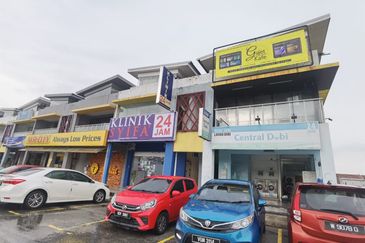 Facing Main Road Saujana Utama , Puncak Alam Shoplot For Rent