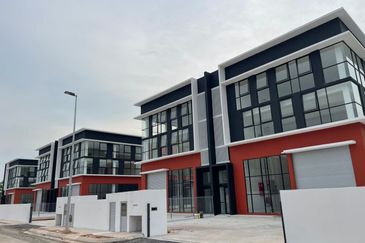 Omni 2 Kota Puteri Semi-D Factory For Rent , Rawang Puncak Alam