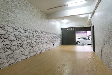 Pusat Perdagangan Alam Jaya