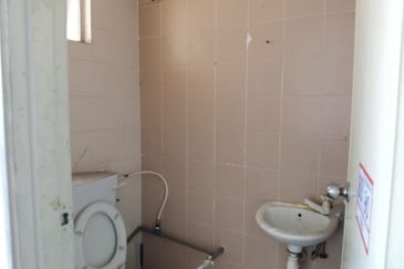 Pusat Perdagangan Alam Jaya