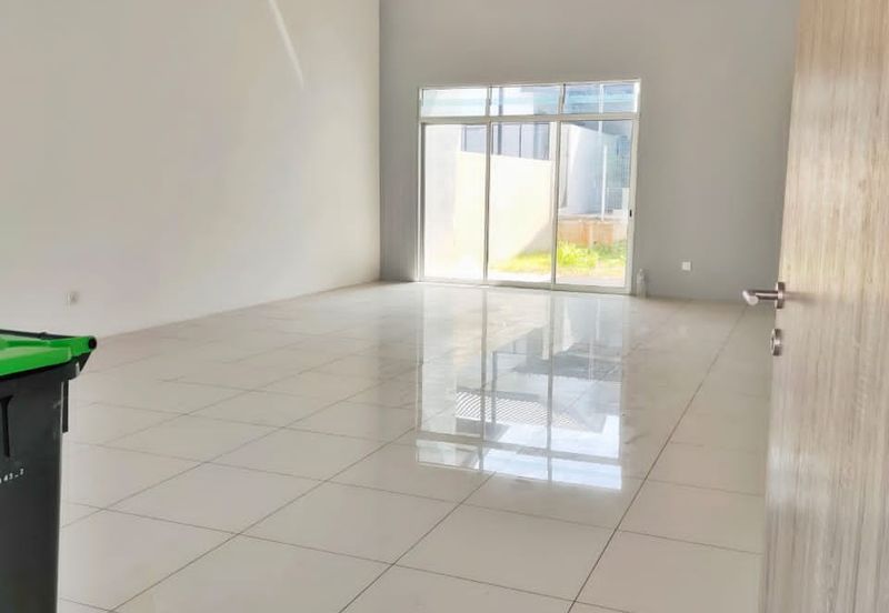 YARRA PARK WESTFIELD