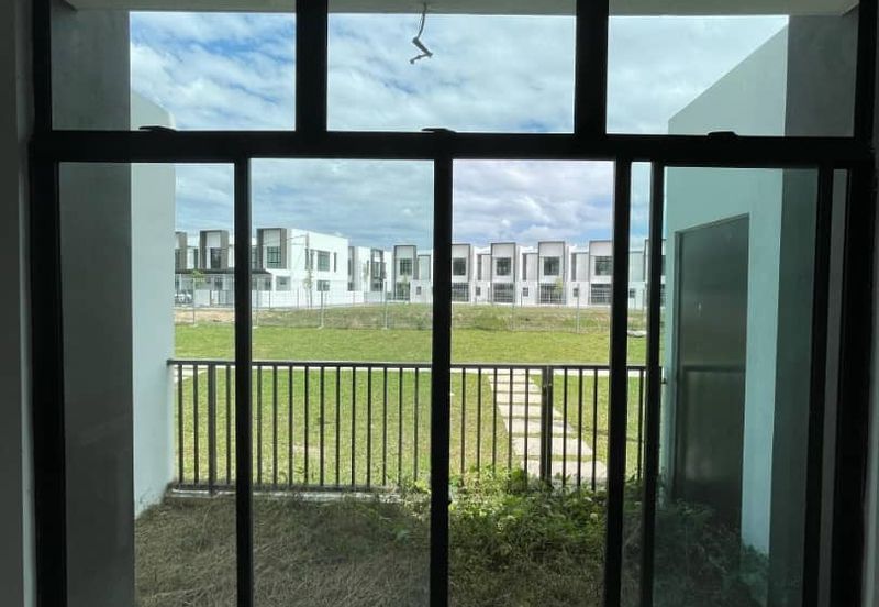 TERES 2 TINGKAT BASIC UNIT🏠NONBUMI❗GATED GUARDED🔥Taman La Casa Lunas