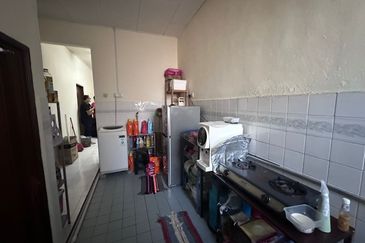 TAMAN SENANGIN FASA 1