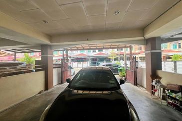 TAMAN SAGA(JALAN ALOR MENGKUDU)