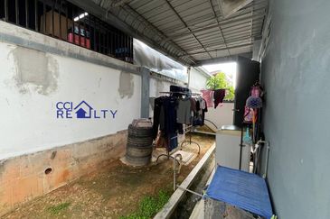 SEMI D LUAS🔥ADA LEBIHAN TANAH❗DEKAT SURAU🏠Taman Pancur Utama FASA 2