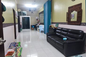 TAMAN PUTERI HILLPARK