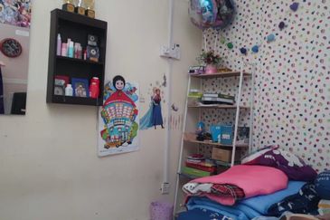 TAMAN PUTERI HILLPARK