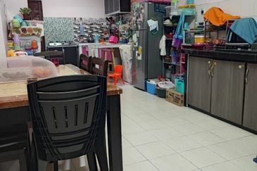 TAMAN PUTERI HILLPARK