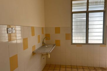 TERES MEDIUM🏠RUMAH BASIC&CANTIK❗ADA TANAH BELAKANG🔥Taman Permai Utama