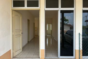 TERES MEDIUM🏠RUMAH BASIC&CANTIK❗ADA TANAH BELAKANG🔥Taman Permai Utama