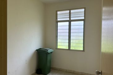 TERES MEDIUM🏠RUMAH BASIC&CANTIK❗ADA TANAH BELAKANG🔥Taman Permai Utama