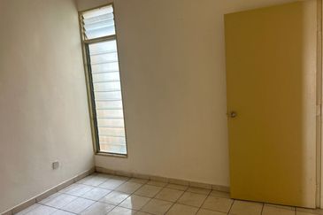 TERES MEDIUM🏠RUMAH BASIC&CANTIK❗ADA TANAH BELAKANG🔥Taman Permai Utama