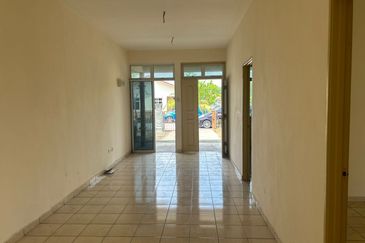 TERES MEDIUM🏠RUMAH BASIC&CANTIK❗ADA TANAH BELAKANG🔥Taman Permai Utama