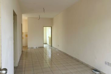 TERES MEDIUM🏠RUMAH BASIC&CANTIK❗ADA TANAH BELAKANG🔥Taman Permai Utama