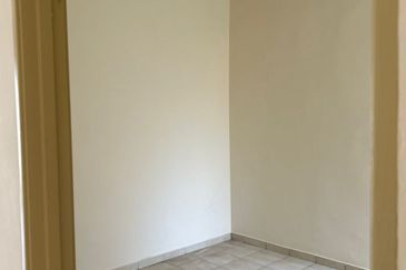 TERES MEDIUM🏠RUMAH BASIC&CANTIK❗ADA TANAH BELAKANG🔥Taman Permai Utama