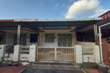 TERES MEDIUM🏠RUMAH BASIC,CANTIK,LUAS❗ADA TANAH BELAKANG🔥Taman Ilham