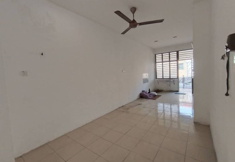 TERES MEDIUM🏠RUMAH BASIC,CANTIK,LUAS❗ADA TANAH BELAKANG🔥Taman Ilham