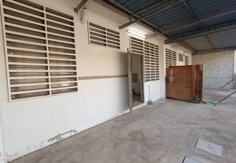 TERES MEDIUM🏠RUMAH BASIC,CANTIK,LUAS❗ADA TANAH BELAKANG🔥Taman Ilham