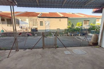 TERES MEDIUM🏠RUMAH BASIC,CANTIK,LUAS❗ADA TANAH BELAKANG🔥Taman Ilham