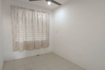 TERES MEDIUM🏠RUMAH BASIC,CANTIK,LUAS❗ADA TANAH BELAKANG🔥Taman Ilham