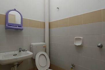 TERES MEDIUM🏠RUMAH BASIC,CANTIK,LUAS❗ADA TANAH BELAKANG🔥Taman Ilham