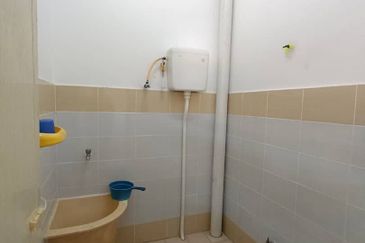 TERES MEDIUM🏠RUMAH BASIC,CANTIK,LUAS❗ADA TANAH BELAKANG🔥Taman Ilham