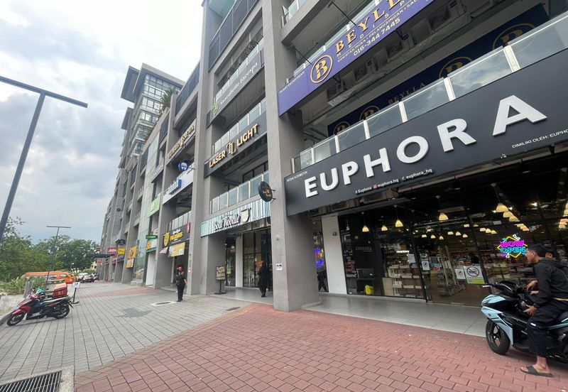 Queensville, Taman Tasik Permaisuri