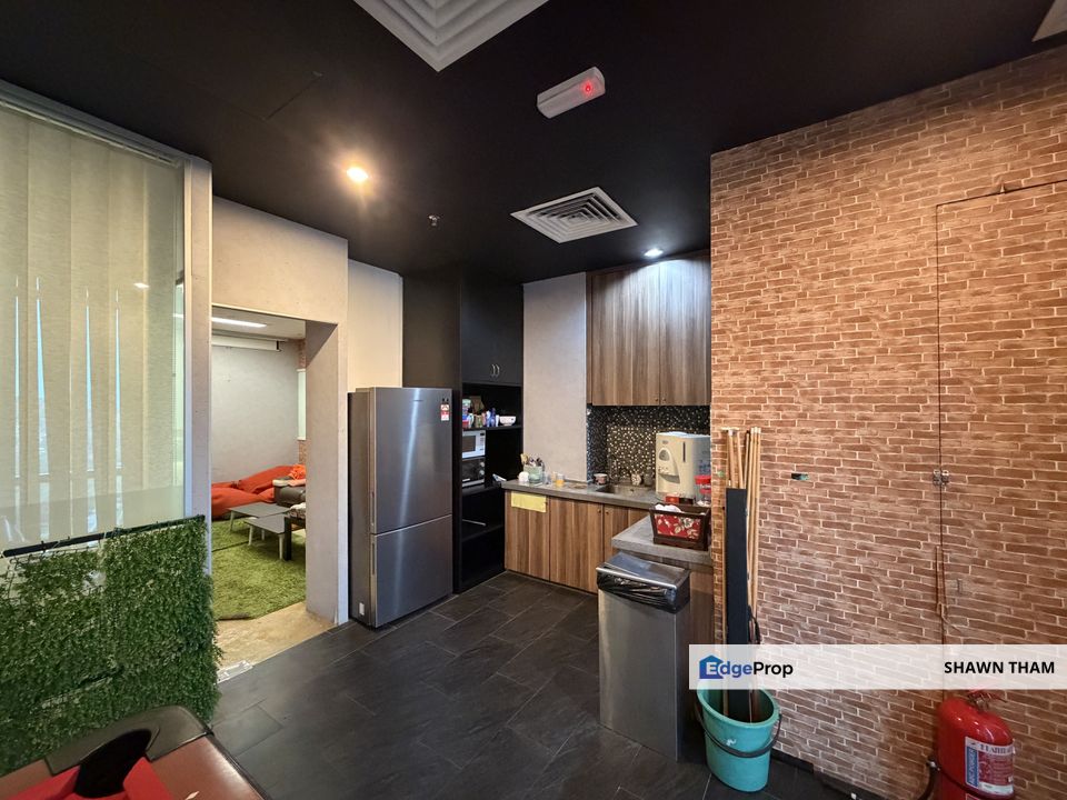 MENARA UOA BANGSAR,BANGSAR,SEMI FITTED OFFICE FOR SALES,FULLY RENOVATED,CHEAP CHEAP CHEAP, Kuala Lumpur, Bangsar