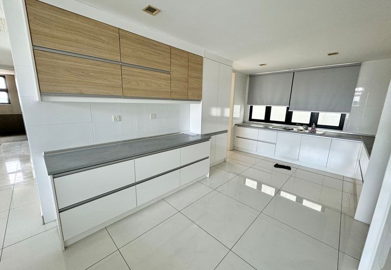 Papillon Desahill Condominium