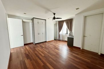 Papillon Desahill Condominium