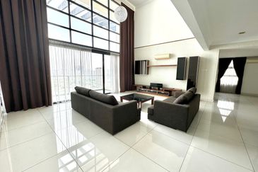 Papillon Desahill Condominium