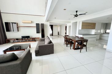 Papillon Desahill Condominium