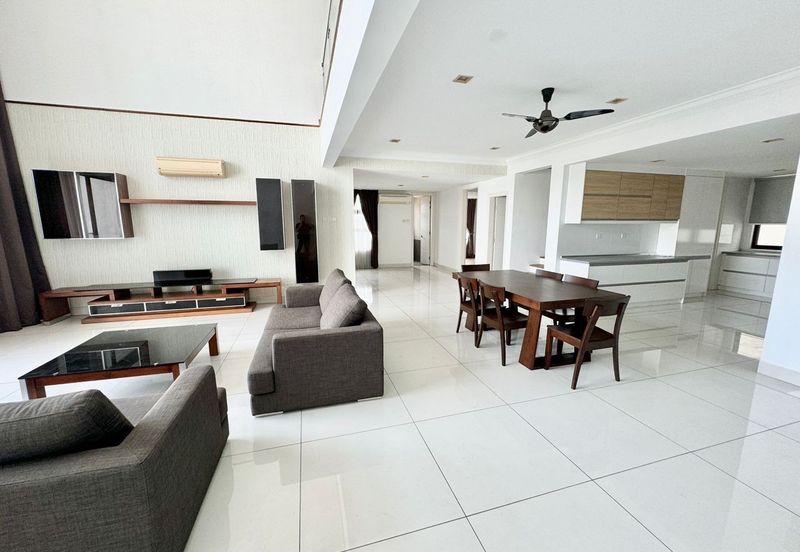 Papillon Desahill Condominium