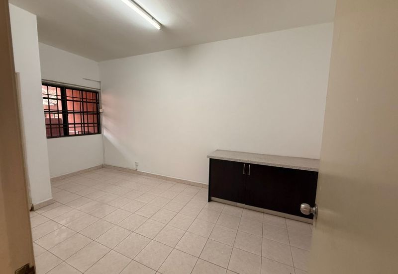 SL 13, Bandar Sungai Long