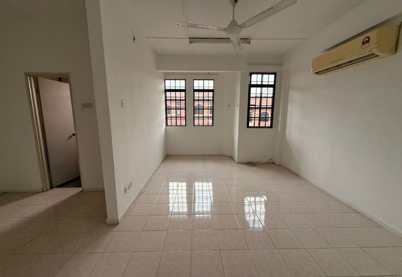 SL 13, Bandar Sungai Long