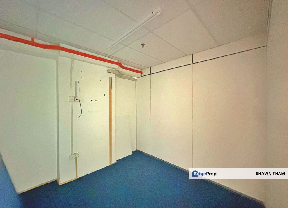 WISMA ZELAN(NUMBER ONE BUSINESS CENTRE)CHERAS,PARTLY FURNISHED OFFICE FOR RENT,TENANTED,SUPER CHEAP PRICE,BELOW MARKET VALUE, Kuala Lumpur, Cheras