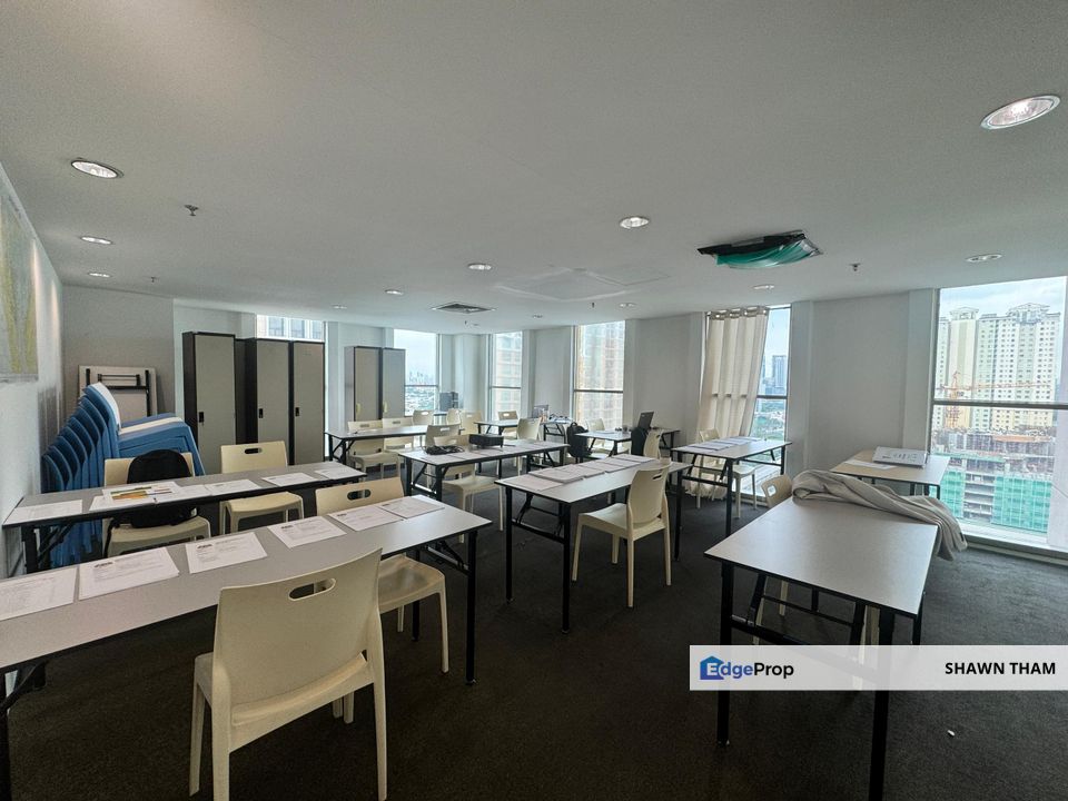 MENARA SUMMIT,USJ,OFFICE SPACE FOR RENT,SEMI FITTED,CHEAP CHEAP CHEAP, Selangor, USJ