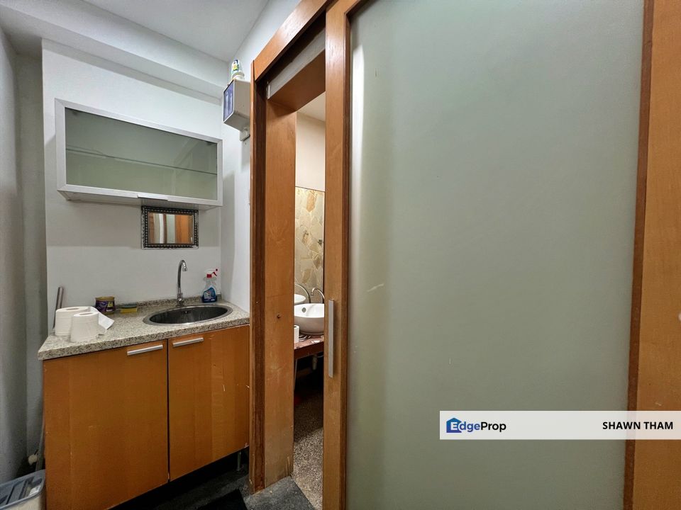 CHERAS BUSINESS CENTRE,CHERAS,OFFICE UNIT FOR RENT,RENOVATED UNIT,WITH LIFT,FACING MAIN ROAD, Kuala Lumpur, Cheras