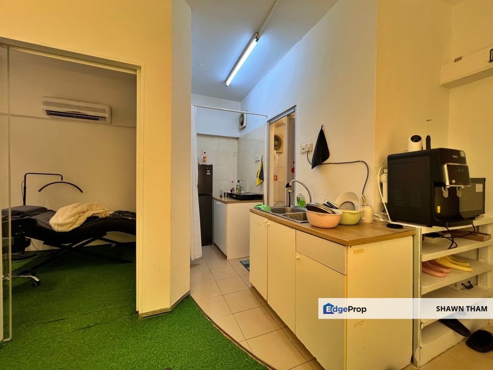 CHERAS BUSINESS CENTRE,CHERAS,BEAUTY SALON SET UP UNIT FOR RENT,FULLY RENOVATED UNIT,WITH LIFT,FACING MAIN ROAD, Kuala Lumpur, Cheras