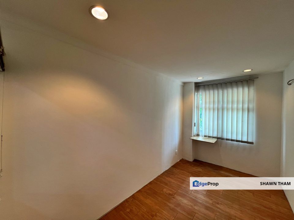 QUEENS AVENUE,CHERAS,OFFICE SUITES FOR RENT,RENOVATED,PARTIALLY FURNISHED, Kuala Lumpur, Cheras