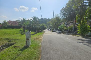 Jalan Hakisan 8/7