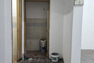 Saujana Impian - Ground Floor Shop Lot For Rent