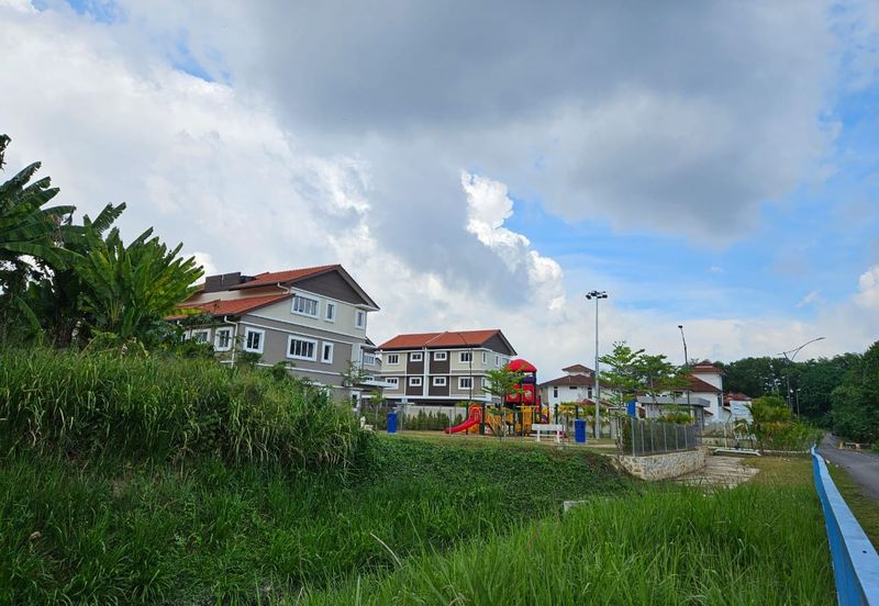 Jalan Anggerik, Sungai Ramal Kajang : Land For Sale (74052 sqft - 1.7 Acres)